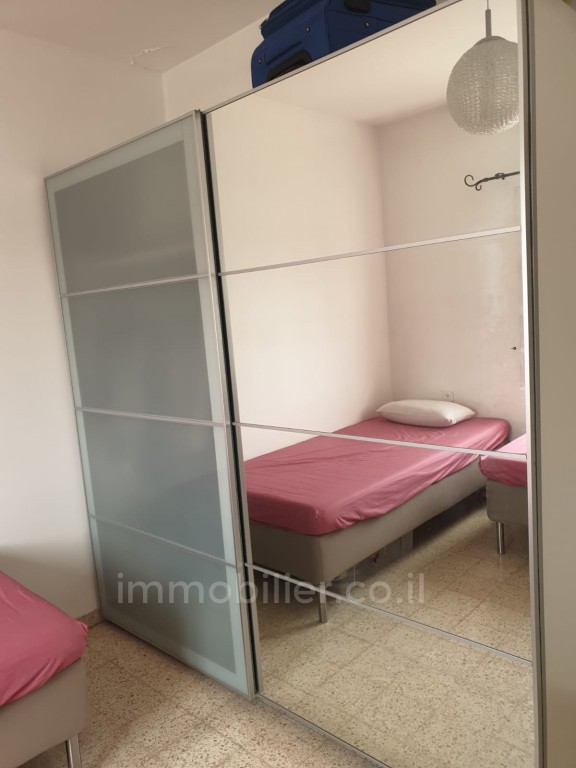 Apartment 5.5 rooms Netanya City center 460-IBL-208